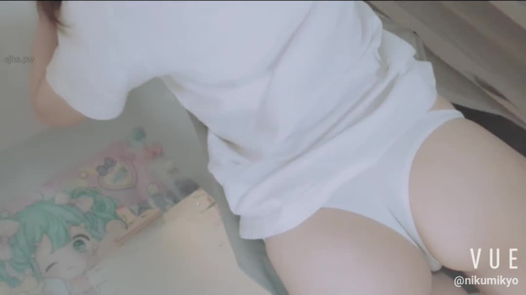 V (1)