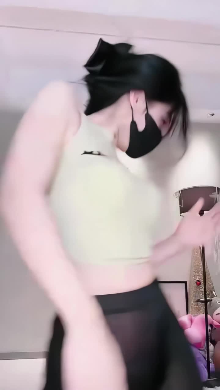 (3)