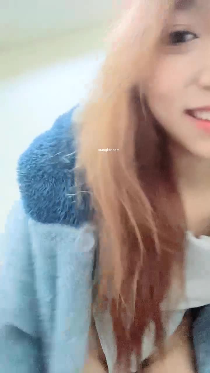1 (32)