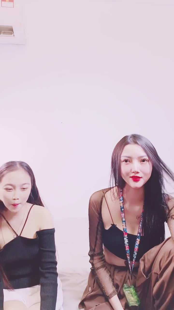 1 (32)