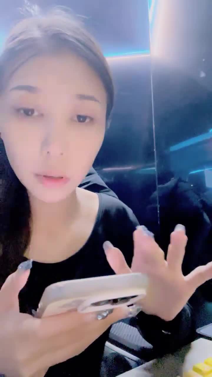 1 (22)