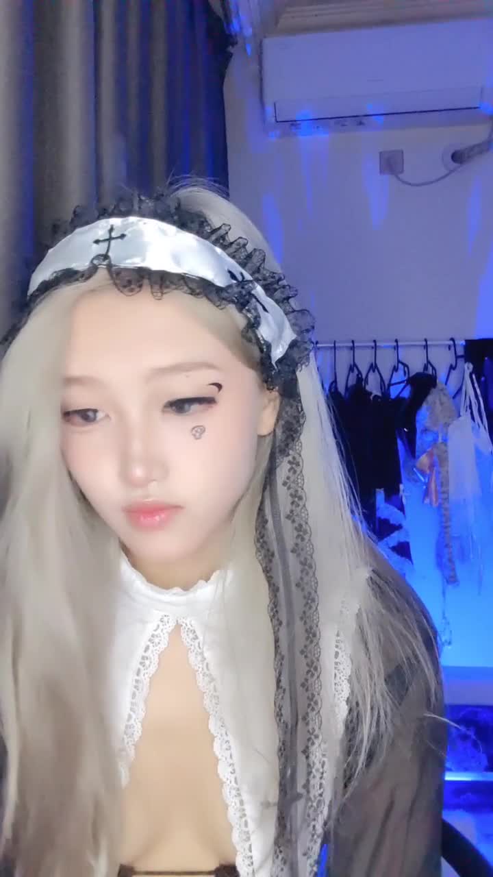 11 (9)