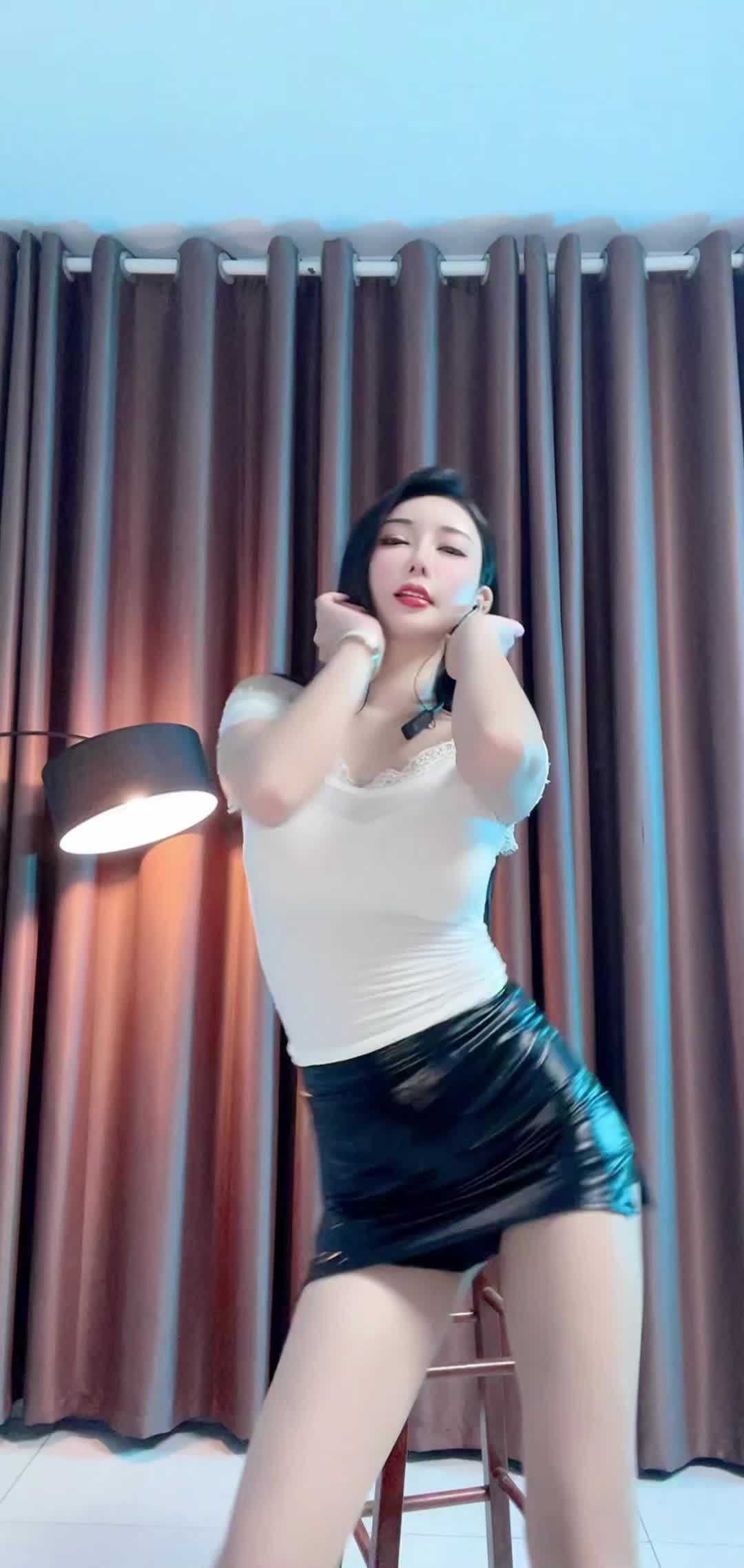 兔啵啵 热舞