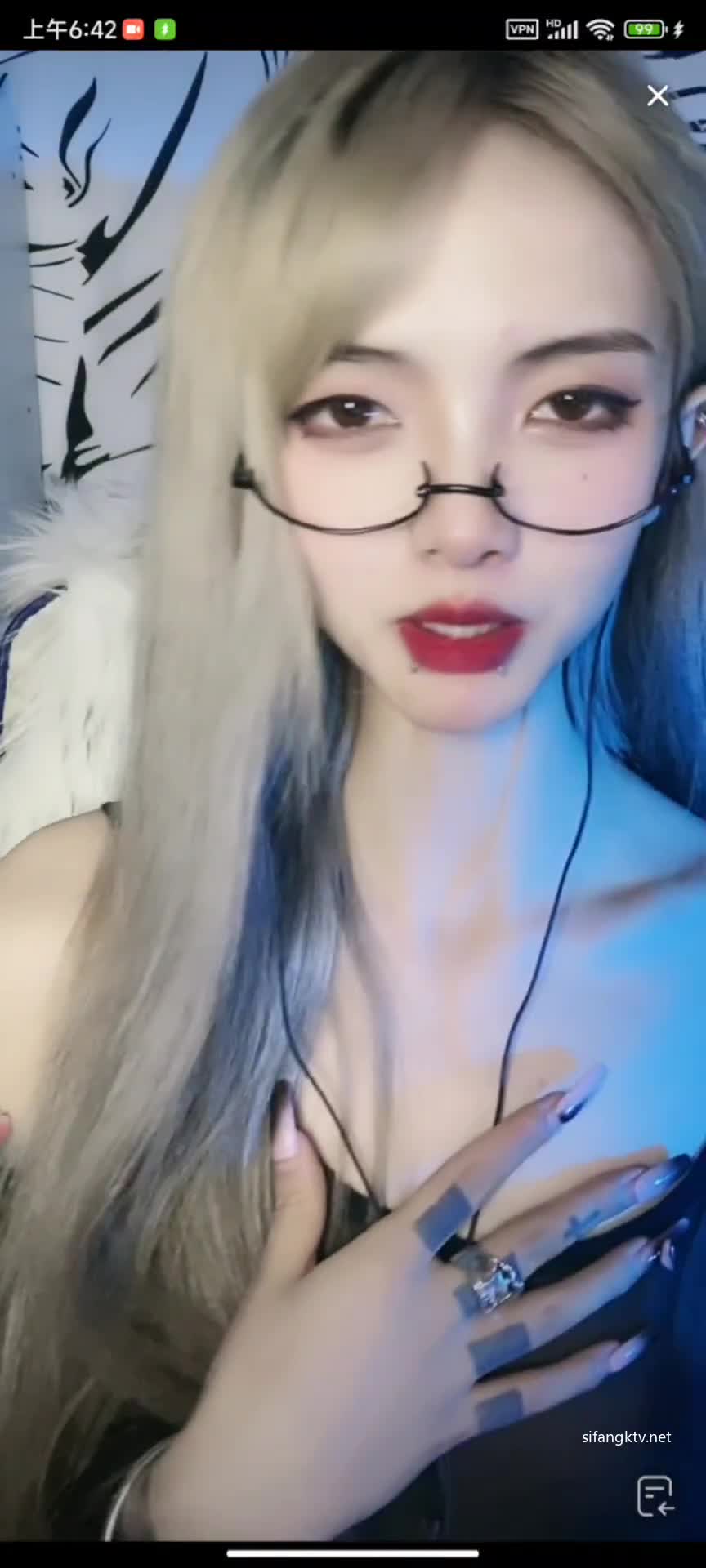 dy (775)