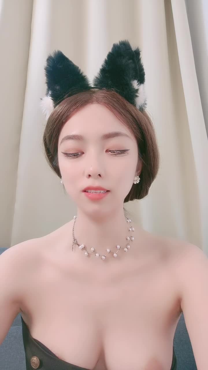 1 (22)