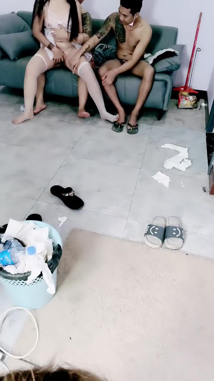 2 (10)