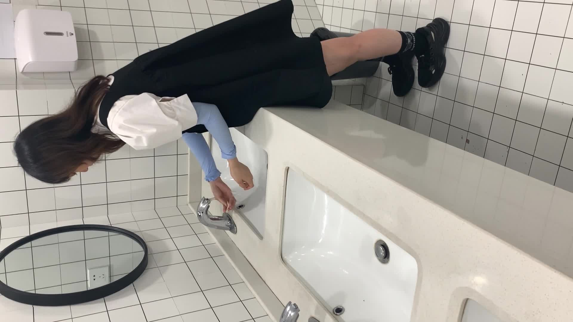 1 (11)