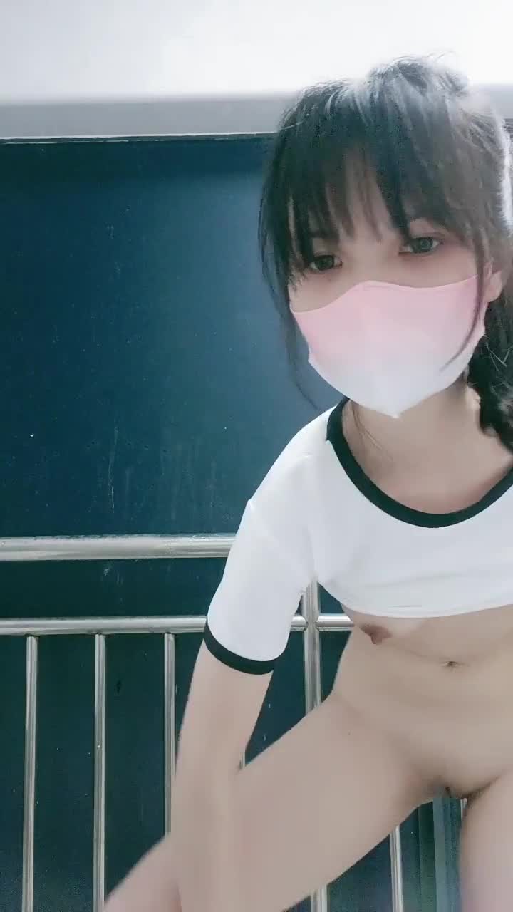  (19)