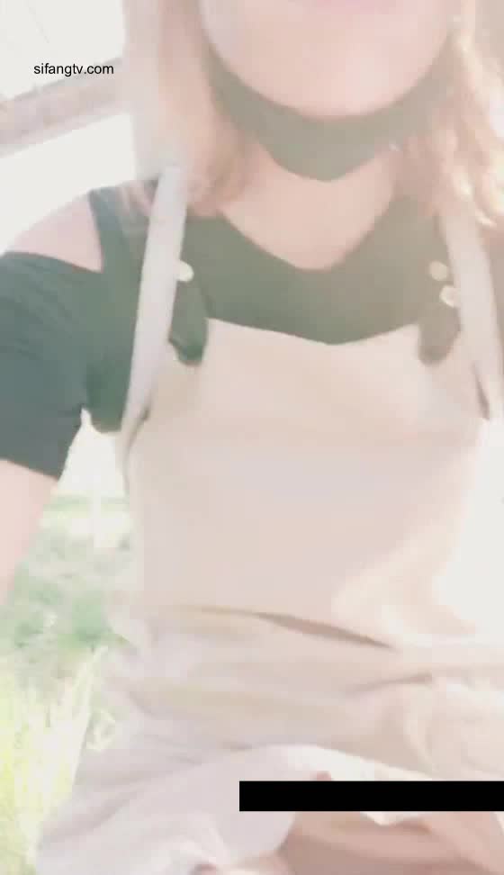  (4)