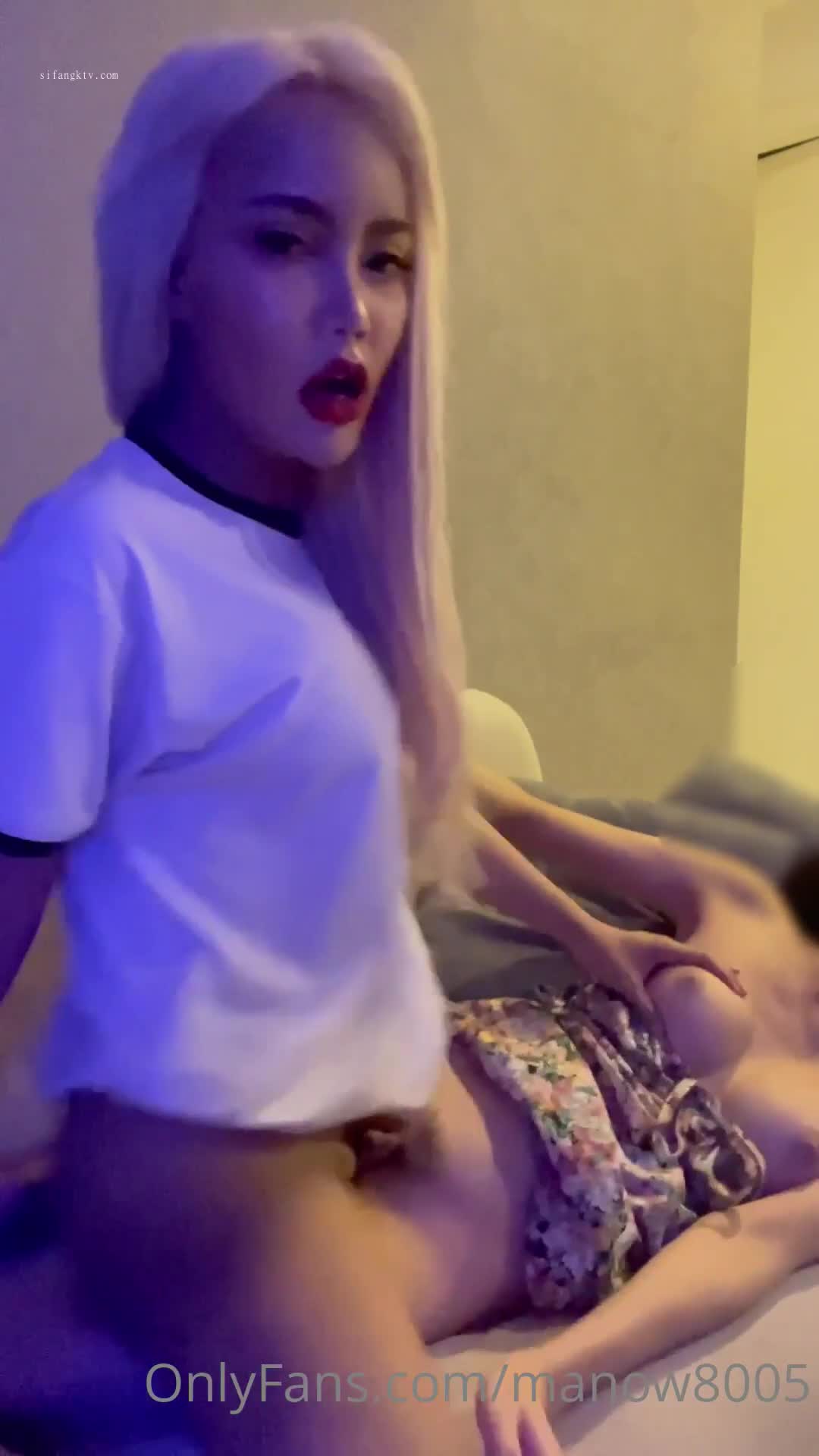  (4)