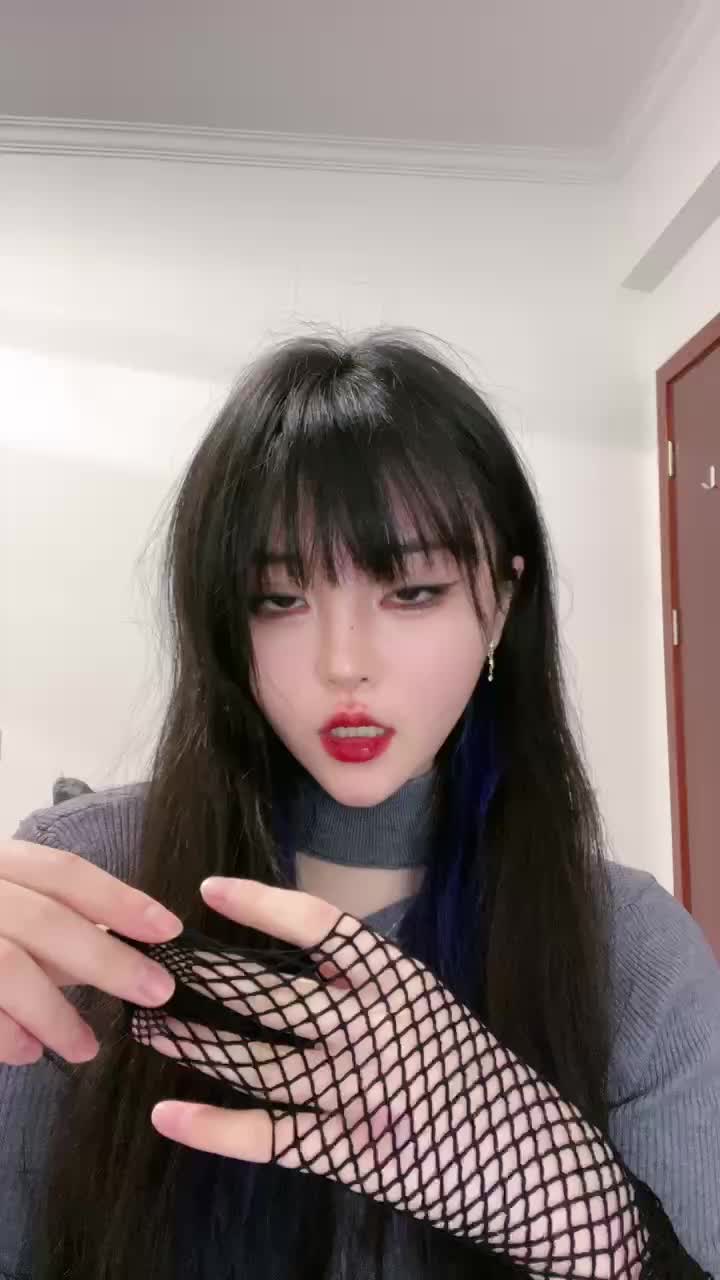  (7)