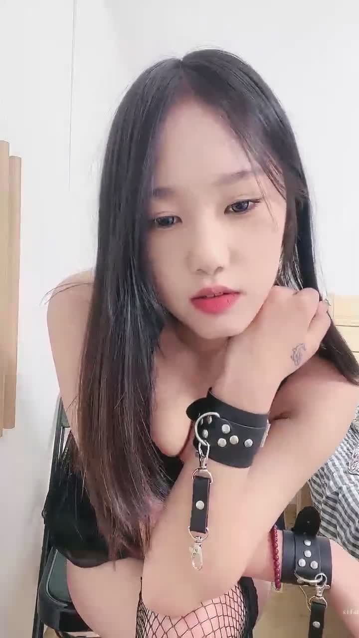  (4)