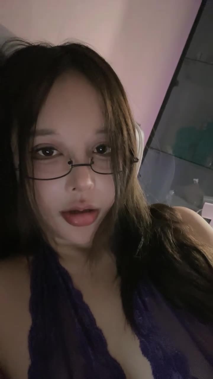  (8)