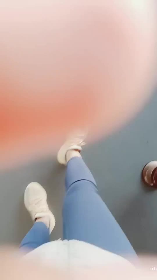  (11)