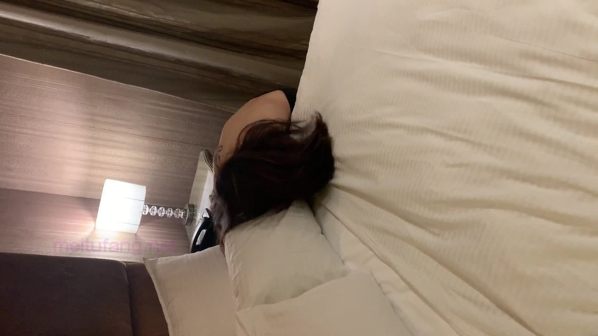  (4)