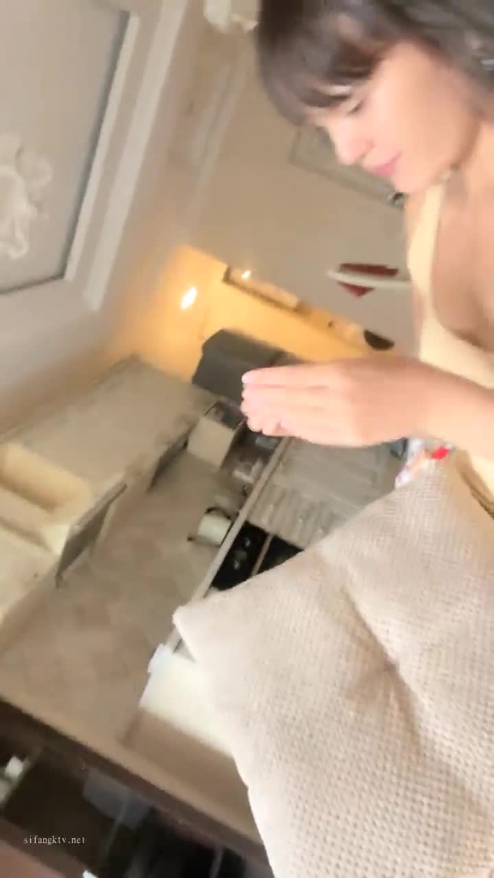  (9)