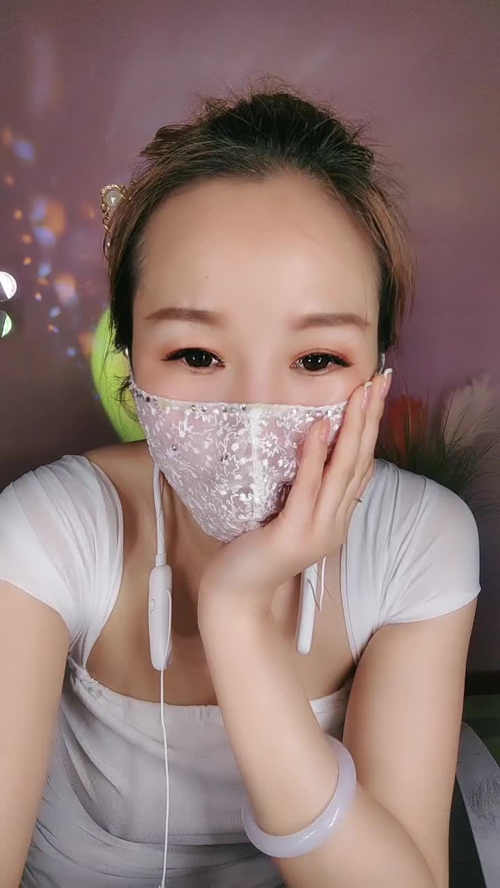  (8)