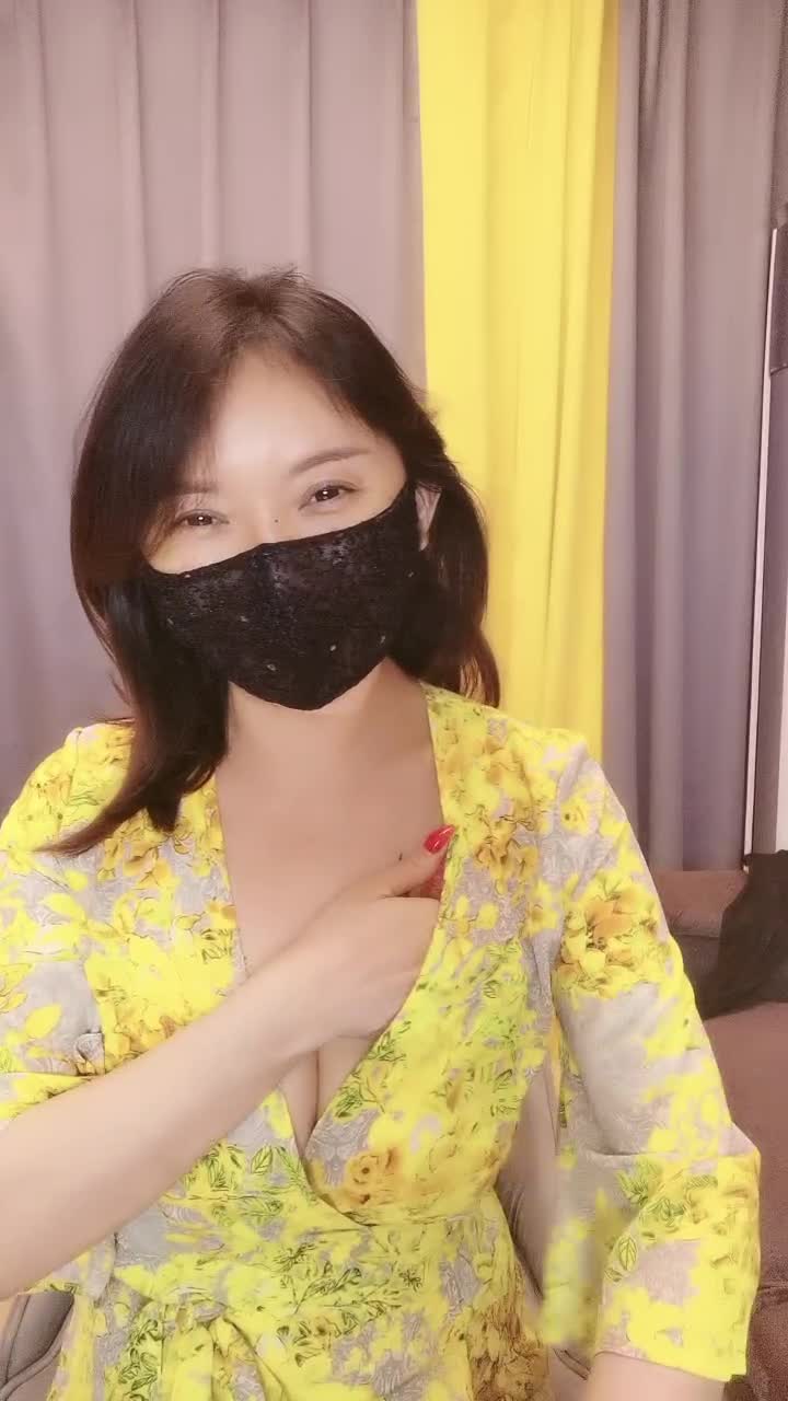  (32)