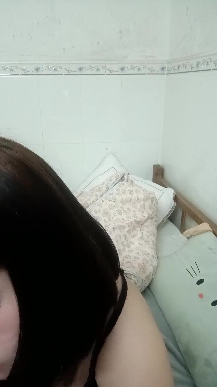  (11)