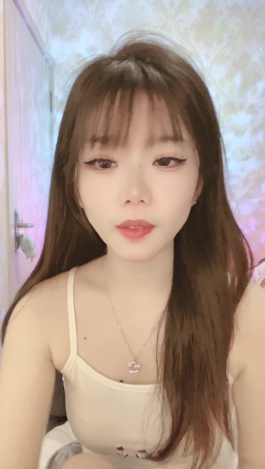  (32)