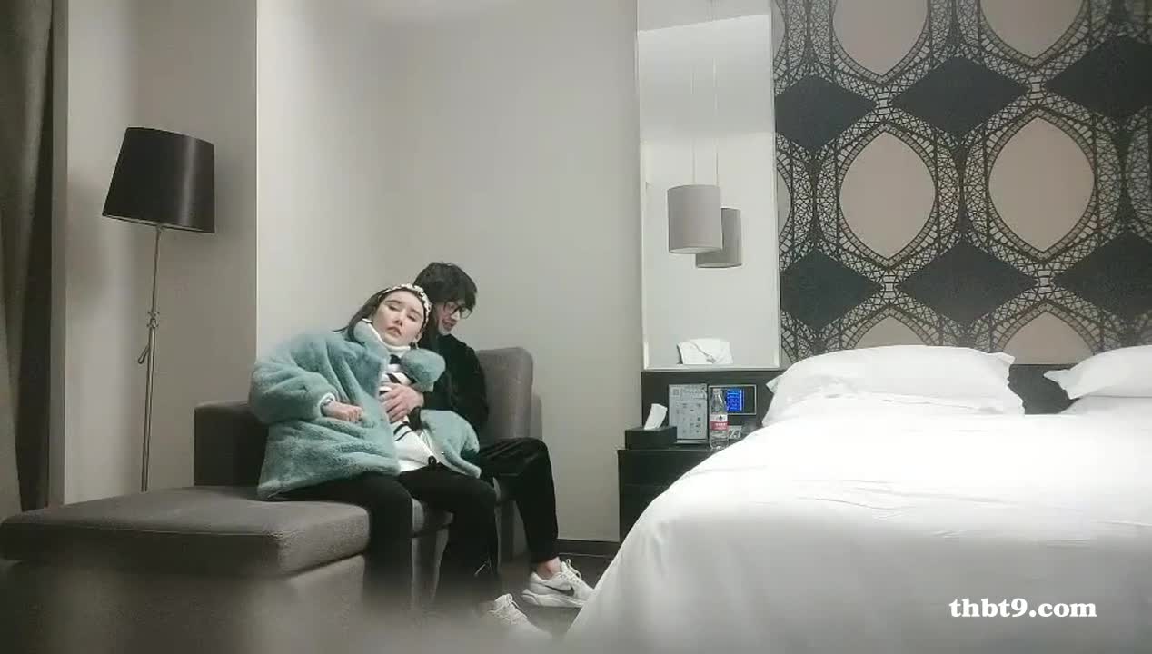 17087
