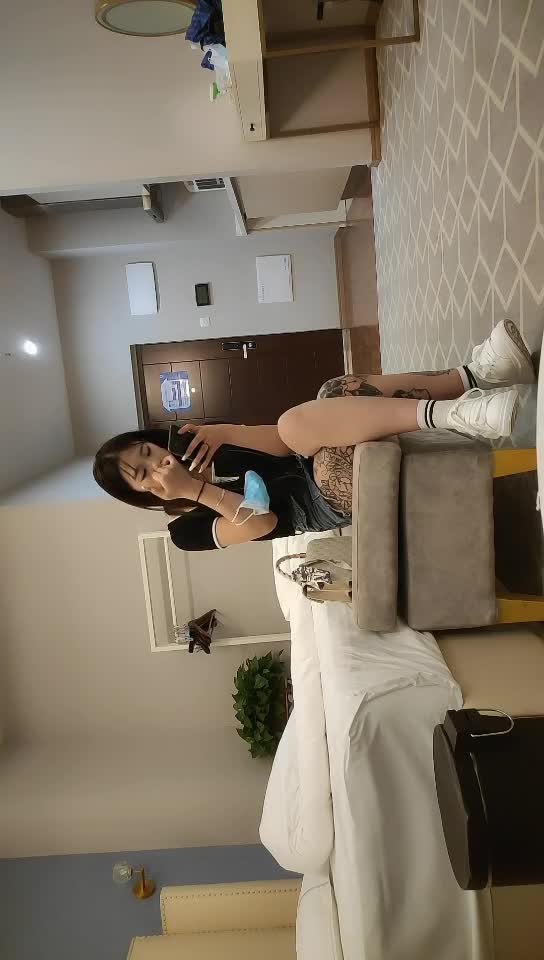  (81)