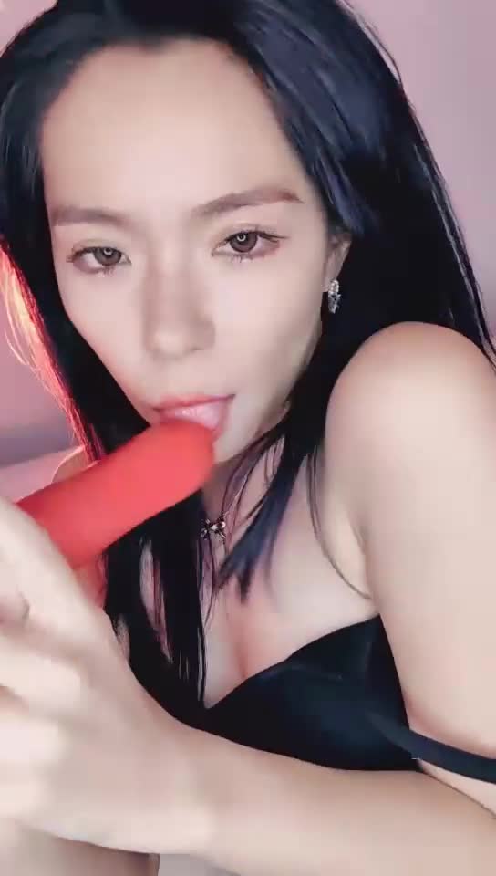 极品御姐【狮子座】骚舞~高跟黑丝~黑牛自慰塞穴~倒立自慰喷水【79V】 (25)