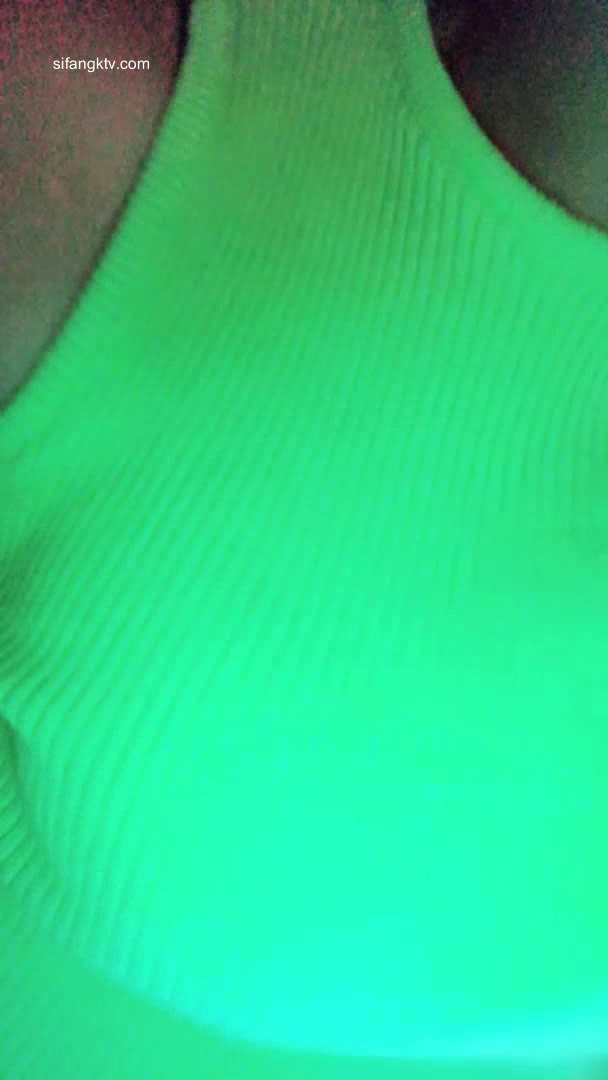  (9)