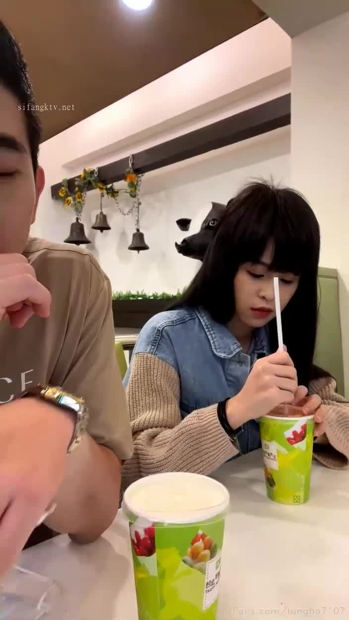 網咖小姐姐