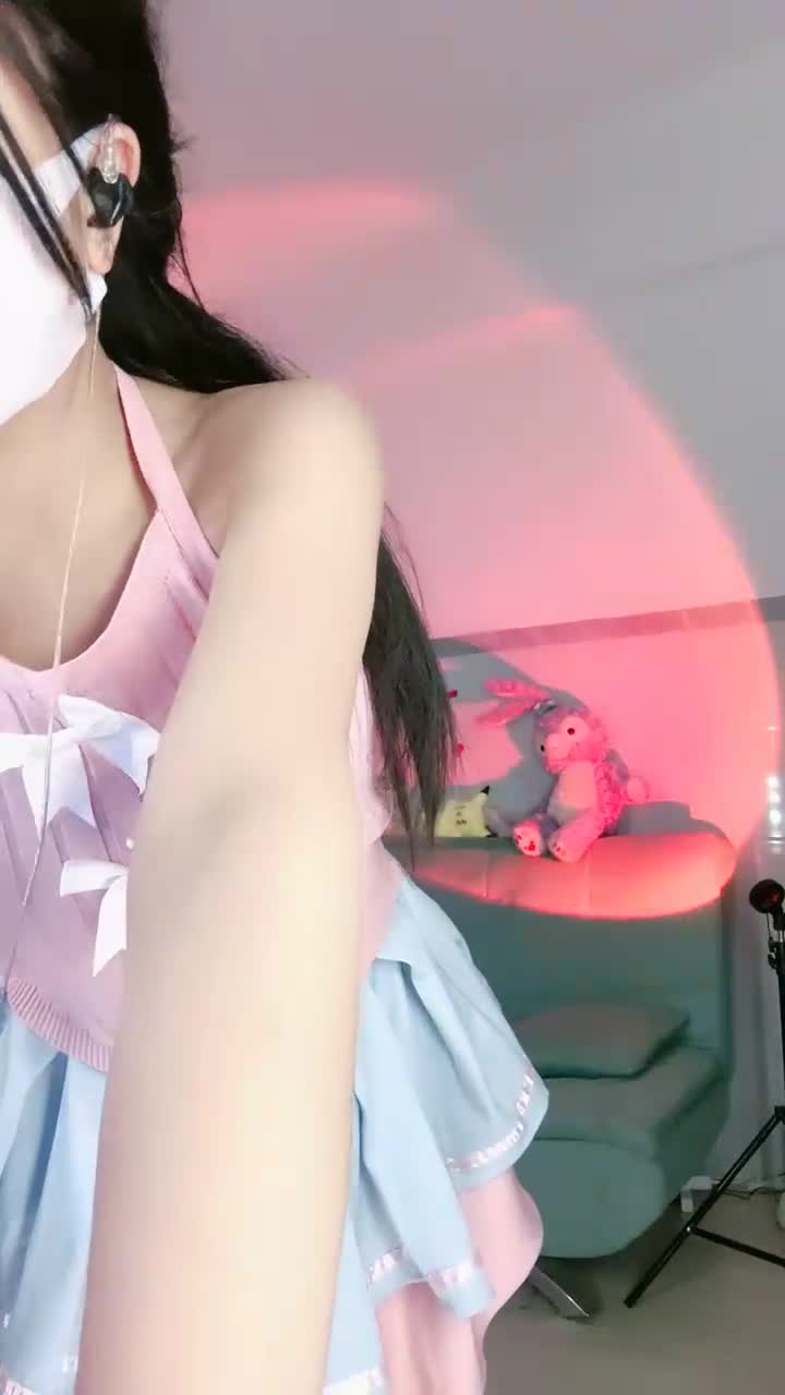  (43)