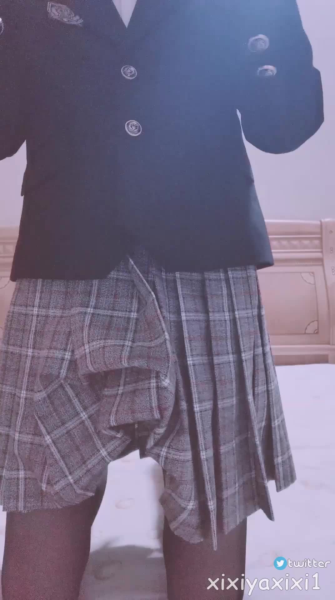 www.98T.la@y002JK服黑丝室内CrossdresserinJKuniformmasturbateathome