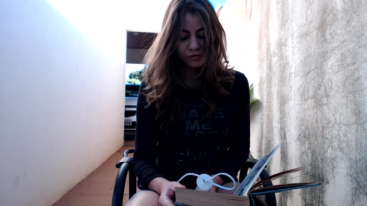 www.98T.la@misssweetteen - Reading Is A Pleasure