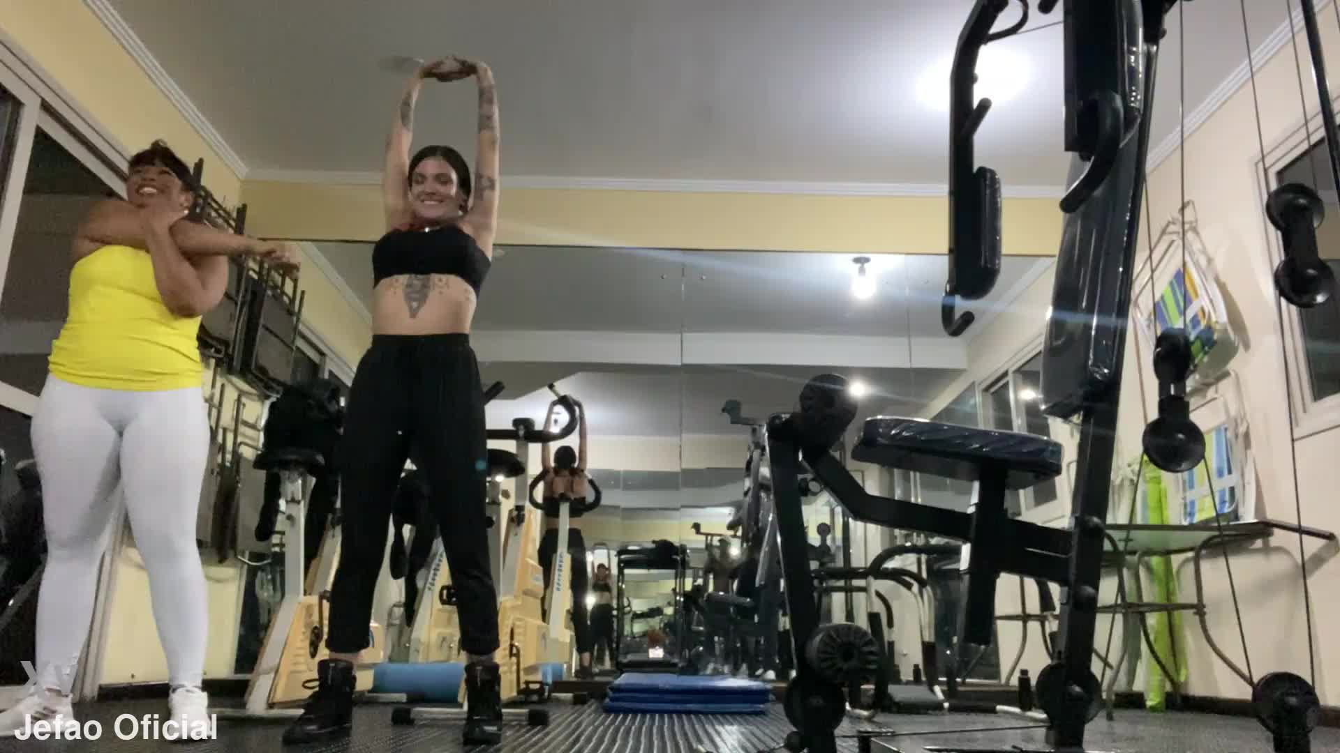 2048.hk@duas danadas fdando encima do treinador da academia - XV PREMIUM
