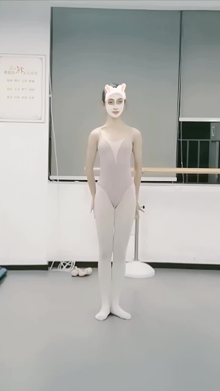01566