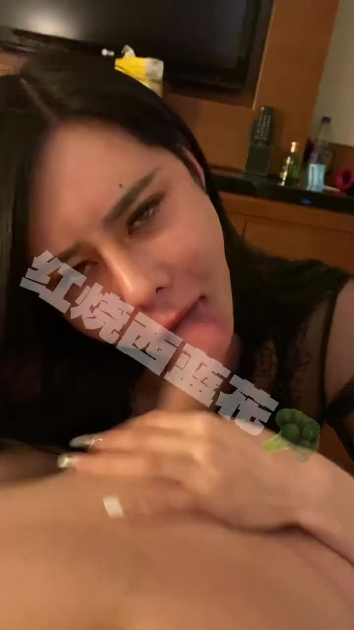 1038