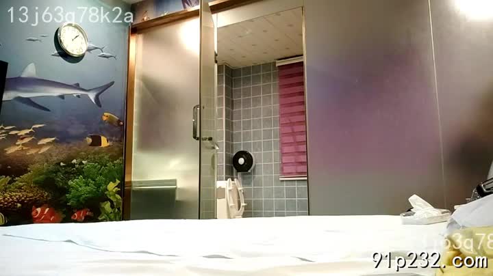 2048.hk@黑丝熟女阿姨技师，上来就猛嘬，哪个男人能顶得住