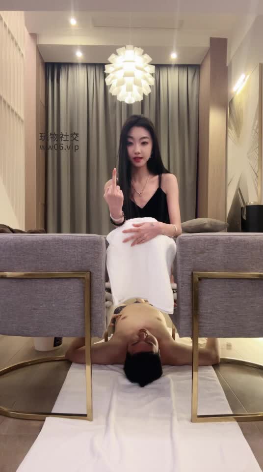 2048.hk@凉子TJ：女神如何使用人体马桶胖虎踩射2025-01-27
