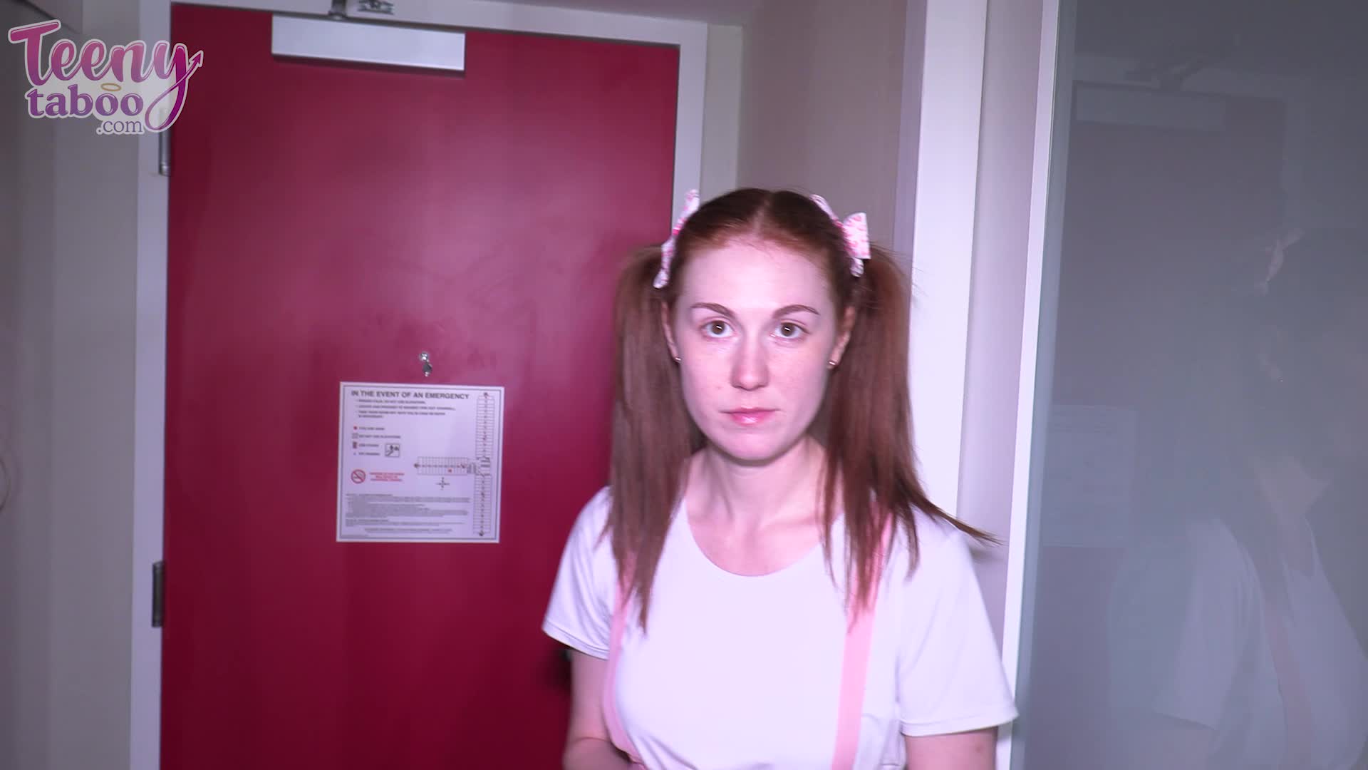 2048.hk@teenytaboo.22.09.15.ellie.murphy