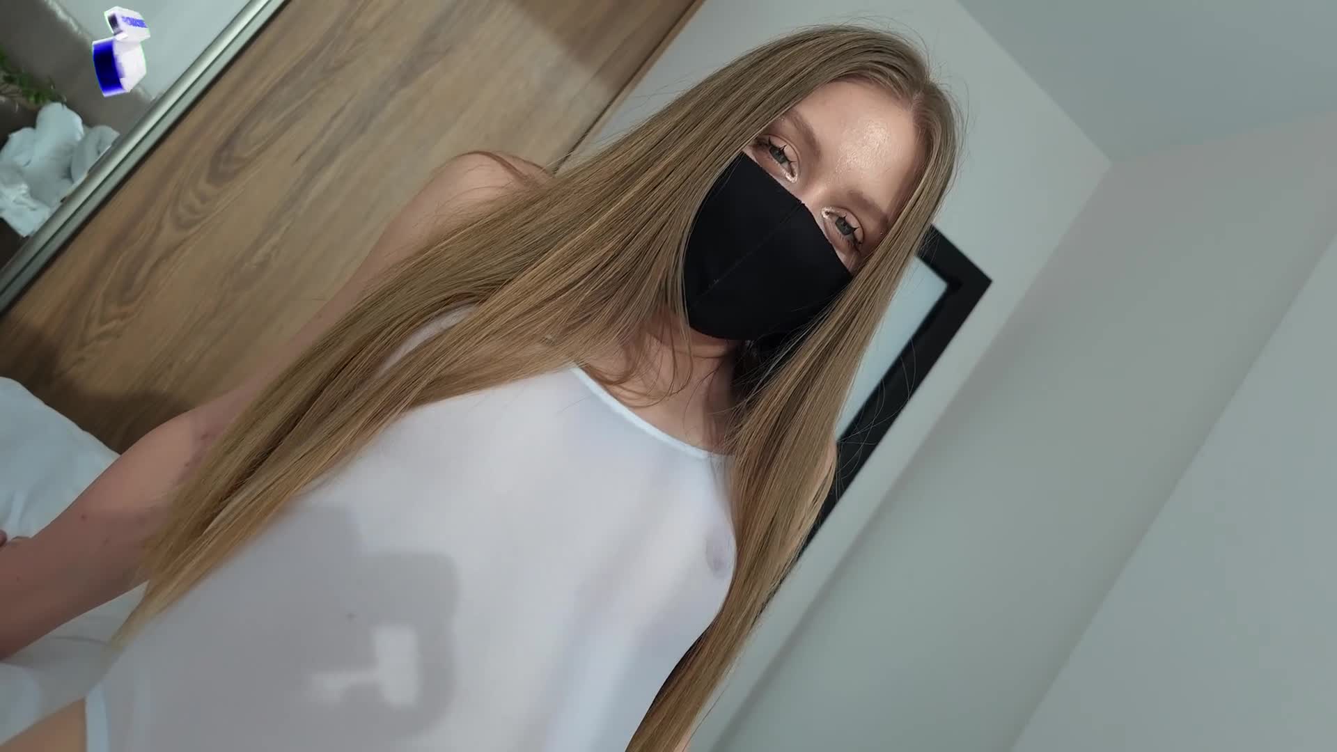 2024-10-21 FUCKED MY ROOMMATE, this SLIM GIRL is VERY GOOD at it