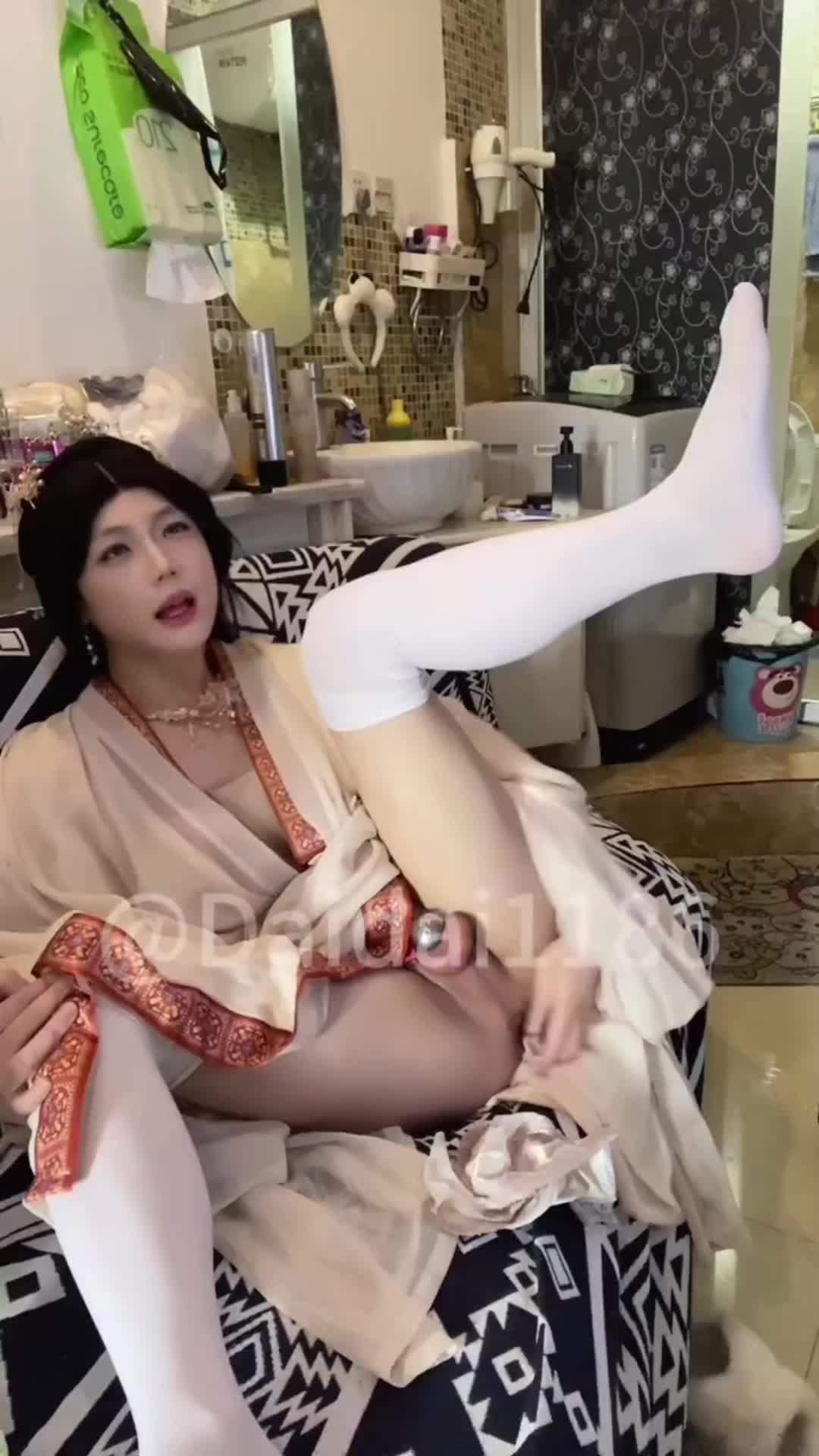 #伪娘 #男娘 #呆呆伪娘呆呆小合集预览汉服自慰玩弄后穴，怎么办，越来越喜欢戴锁的感觉了~ [已更新全套完整版132V]﻿