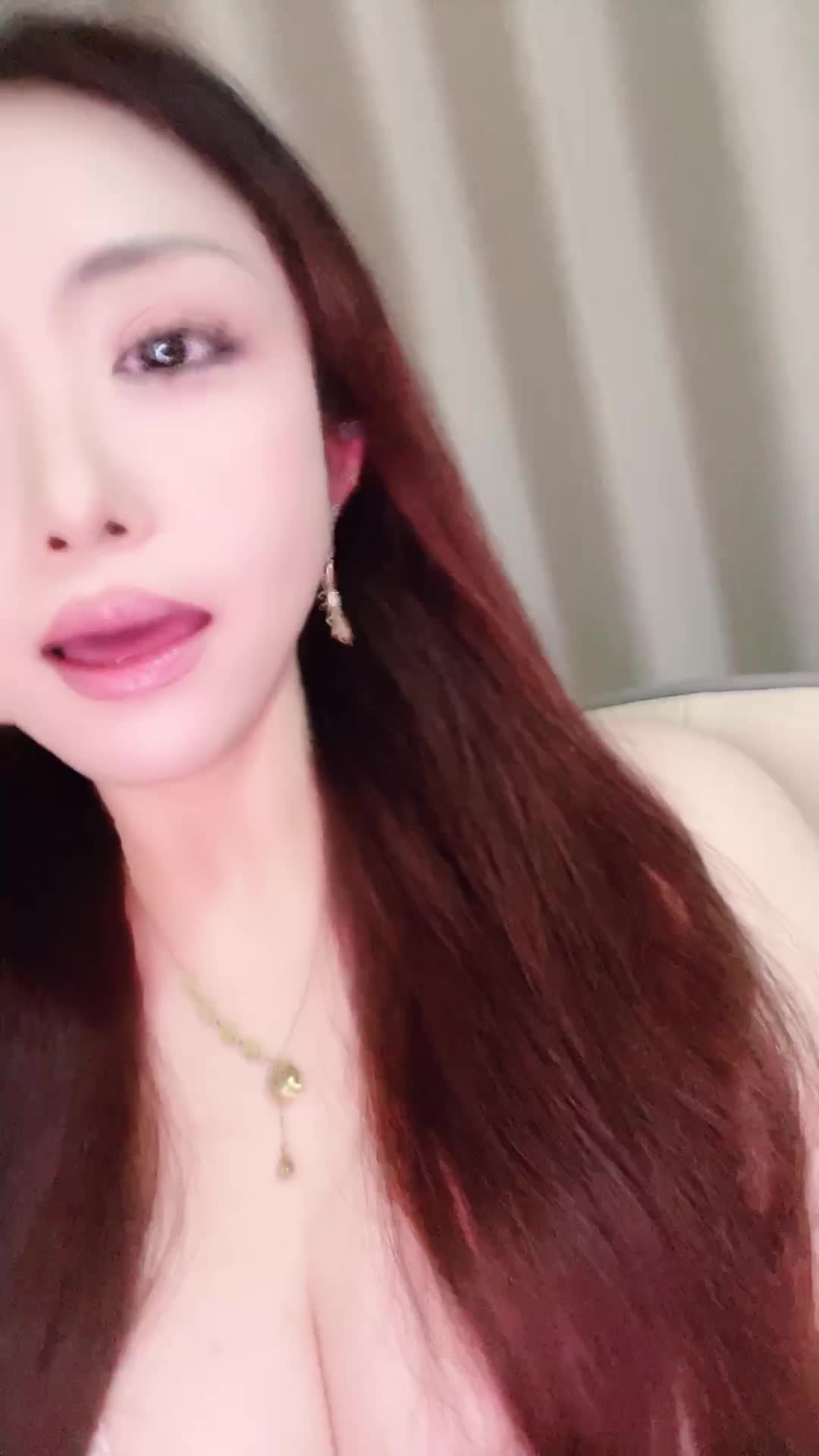 2048.hk@佳佳子2月25日--1772028538