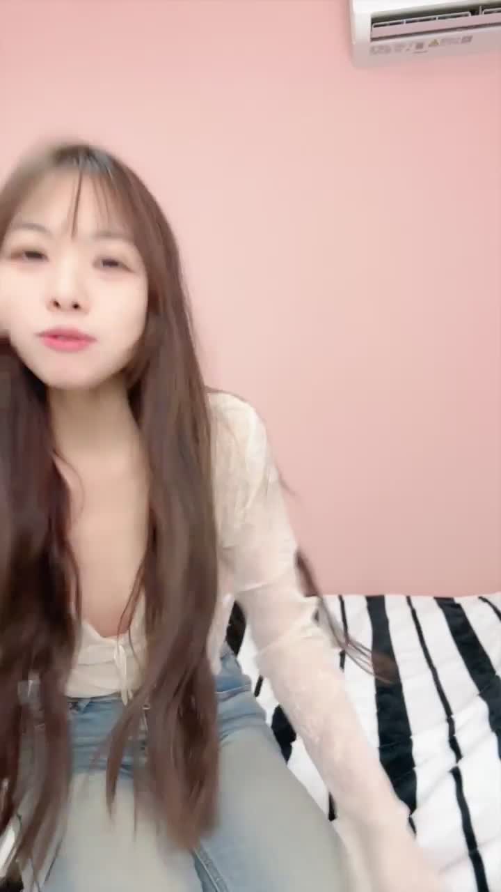 2048.vip-蜜桃臀女神【骚屁屁】被教练颜射口爆内射 简直太爽了