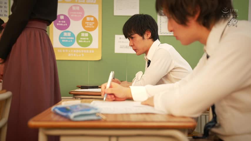 标题：神仙人妖班主任带学生开淫趴简介：超级漂亮的人妖班主任带着学生们开淫趴，这个制作质量是真的高啊，美妖也长得好漂亮标签： #淫趴 #人妖 #TS #肛交