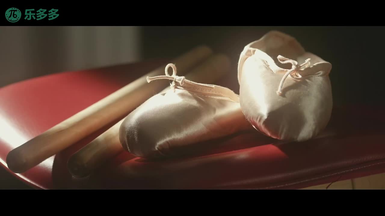 水果派 260503N【三级解说】少妇迎来第二春，公共厕所玩激情#三级片 #情事 #密闭 #少妇