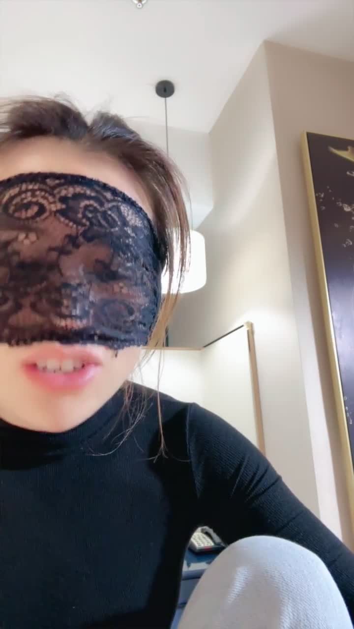 2048.vip-人气爆炸【妖精吃不饱】精彩绝伦 3P 4P无套啪啪 淫水狂喷 (1)