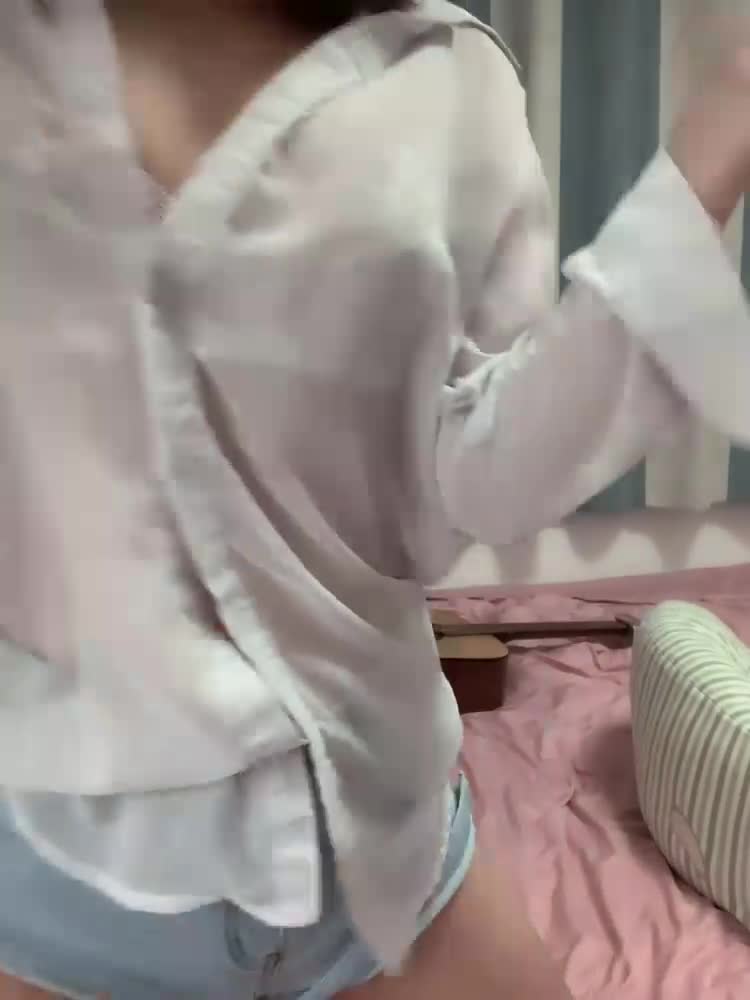 超级福利美女主播 贾克斯跑车洗澡自慰视频 浪花平台福利姬  在浪花平台的诱人直播间，超级福利美女主播为你带来极致惊喜。她身姿曼妙，化身为性感女神，围绕闪亮的贾克斯武器和豪华跑车，展开一场热辣的洗澡自慰表演。水珠滑落肌肤，撩人曲线尽显，每一个动作都充满致命诱惑，让你欲罢不能，沉浸在无尽的激情幻想中。点击下载同款APP 绝美模特等你调教