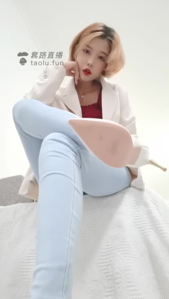 2048.hk@白桃-红绿灯短丝套鸡踩坐脸插马眼